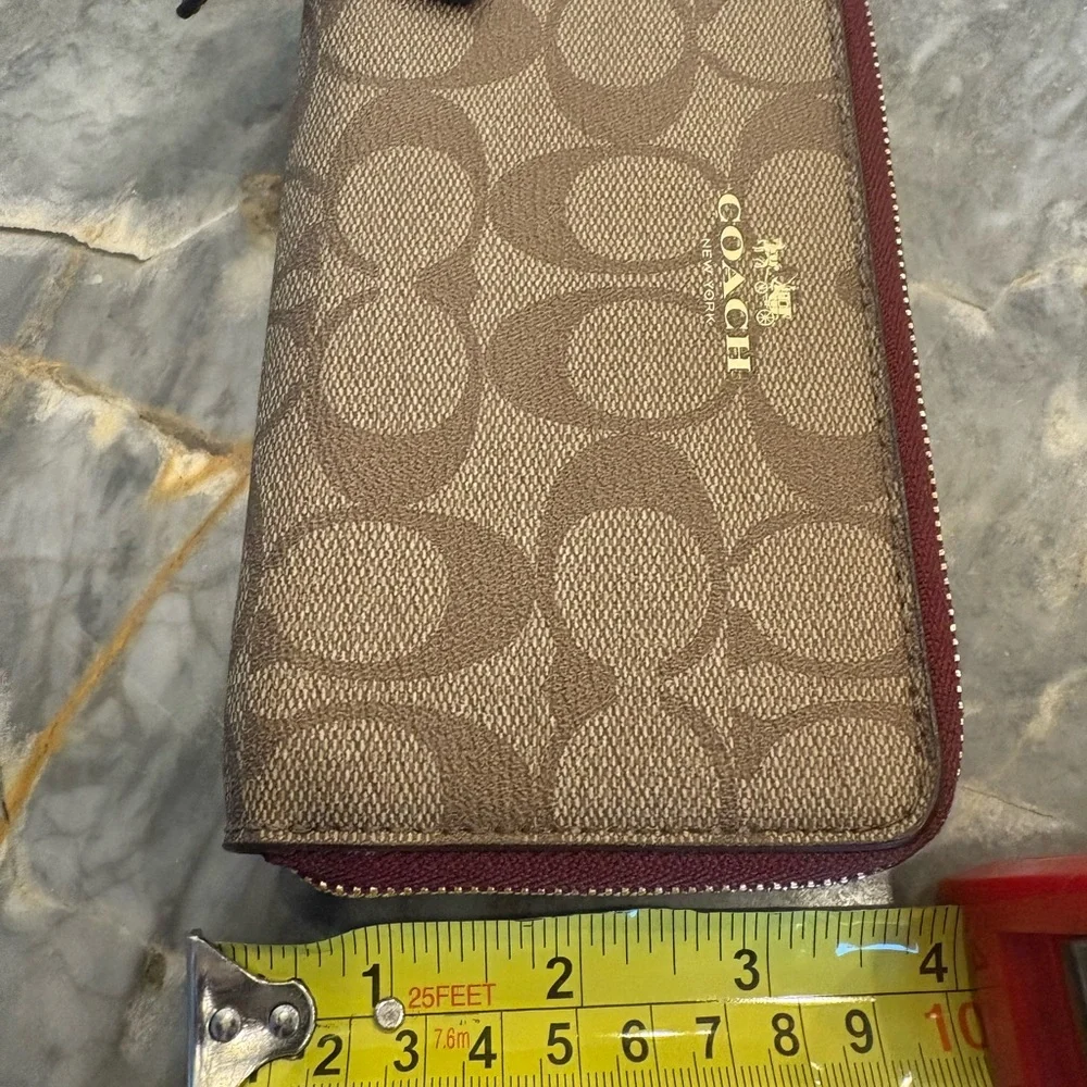 LARGE New Coach Tan and Brown Signature Zip Wallet - Picture 7 of 12